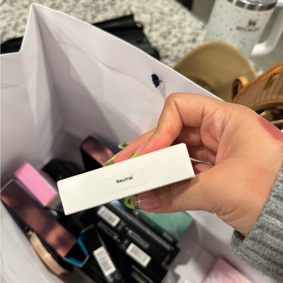 Bobbi brown enriched face powder in Neutral - Picture 3 of 4